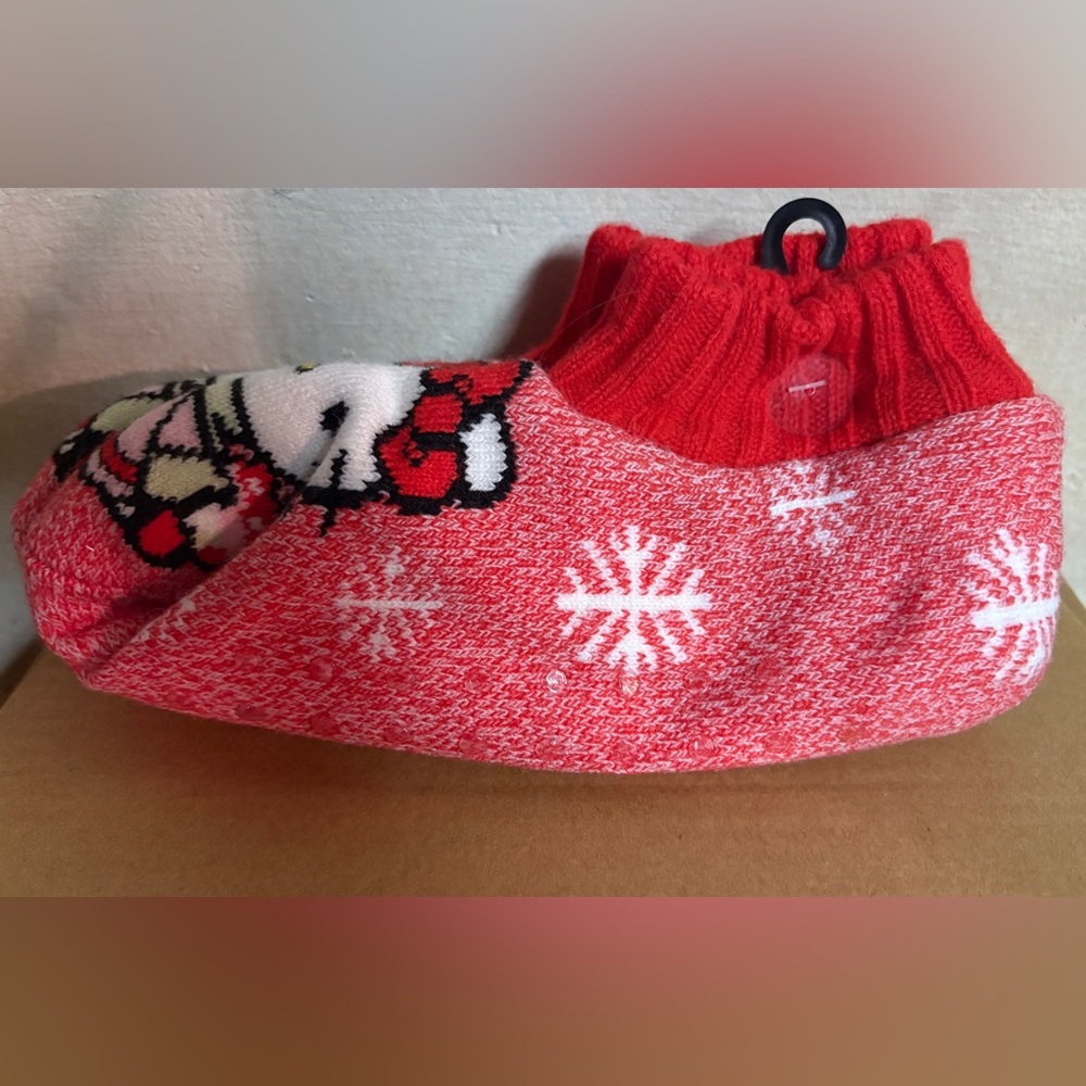 Hello Kitty Slipper Socks - Picture 4 of 5